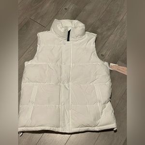 NWT BCBGeneration White Puffer Vest, M
